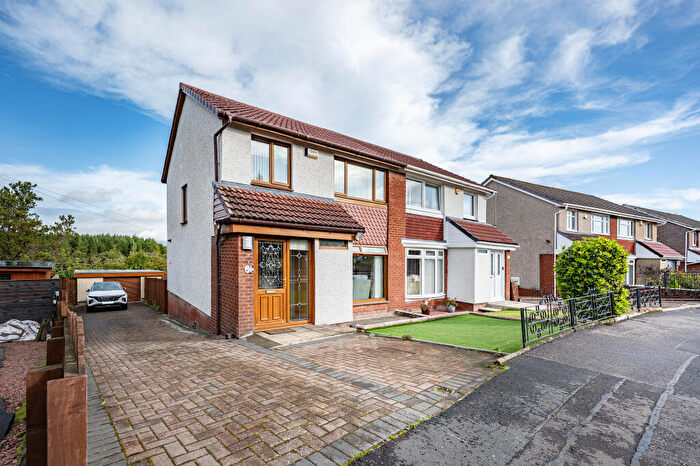 3 Bedroom Semi Detached House For Sale In Dunalastair Drive, Stepps, Glasgow, G33