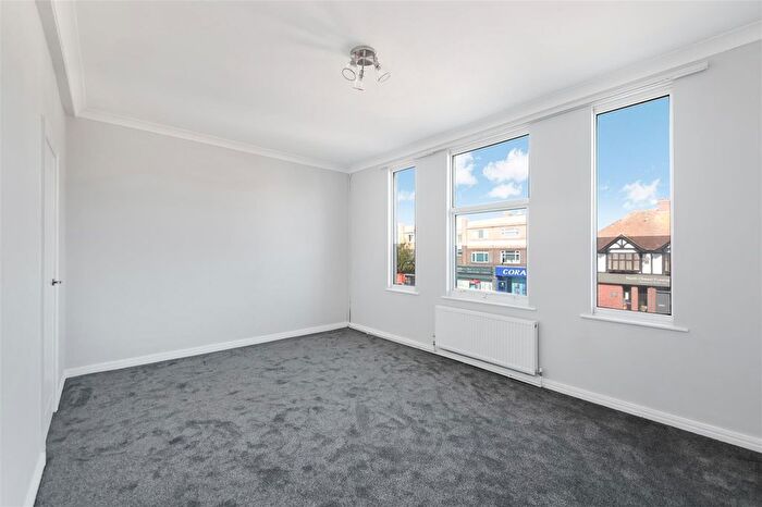 3 Bedroom Flat To Rent In London Road, Cheam, SM3