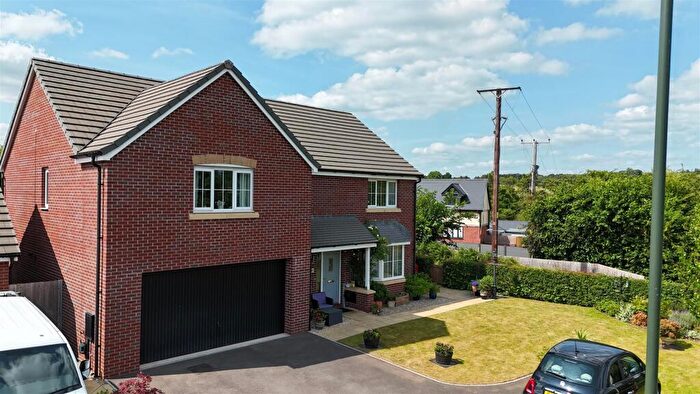 5 Bedroom Detached House For Sale In Mantley Grove, Newent, GL18