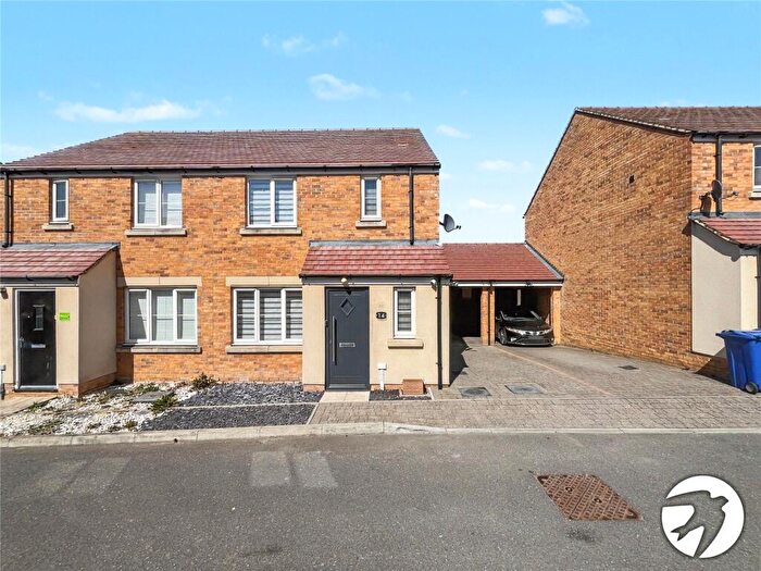 3 Bedroom Semi-Detached House For Sale In Grass Emerald Crescent, Iwade, Sittingbourne, Kent, ME9