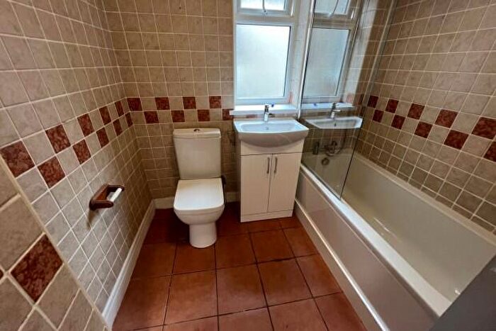 2 Bedroom Flat To Rent In Crwys Road Cardiff, CF24