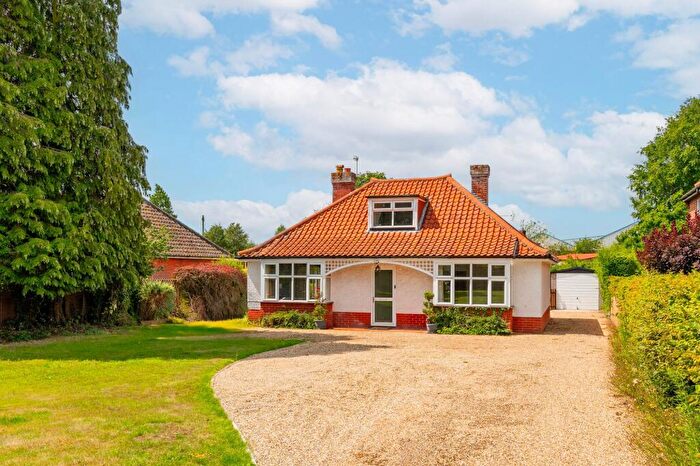 3 Bedroom Chalet To Rent In Tunstead Road, Norwich, NR12