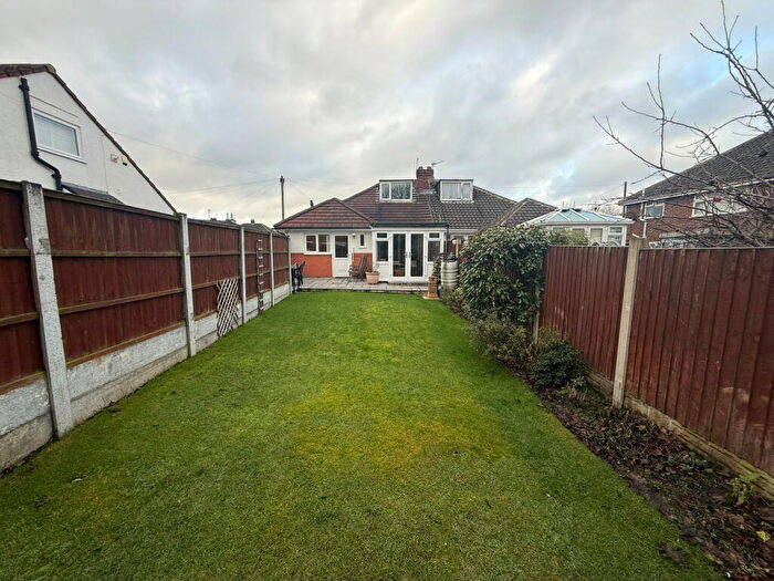 2 Bedroom Semi-Detached Bungalow For Sale In Howells Close, Maghull, L31