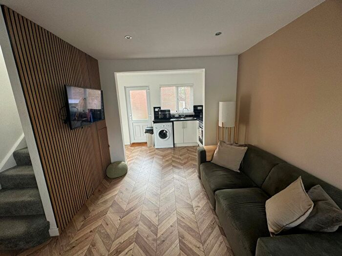 1 Bedroom Terraced House To Rent In Hogarth Avenue, Glasgow, G32