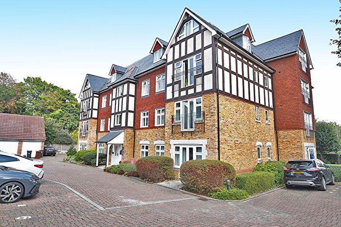 2 Bedroom Flat To Rent In Hazlitt Drive, Maidstone, ME16
