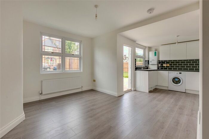 3 Bedroom Property To Rent In Second Avenue, Enfield, Middlesex, EN1