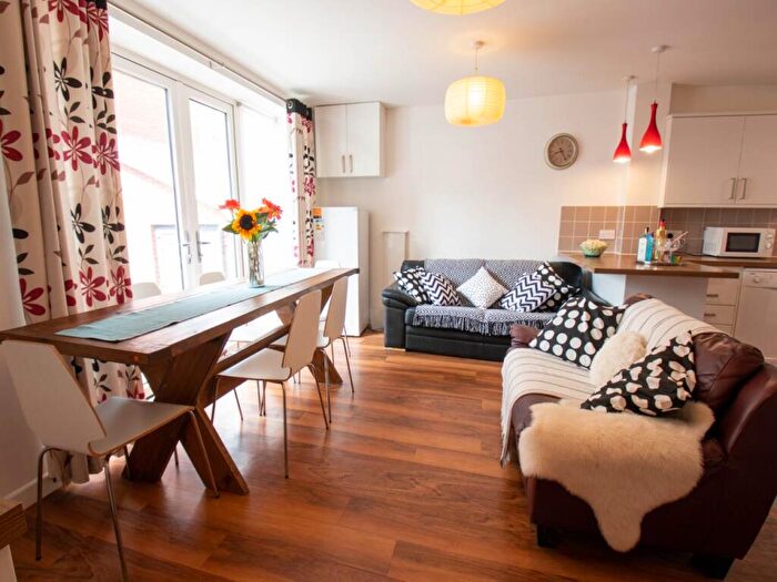 6 Bedroom House To Rent In Saxton Court, Gillingham, ME7