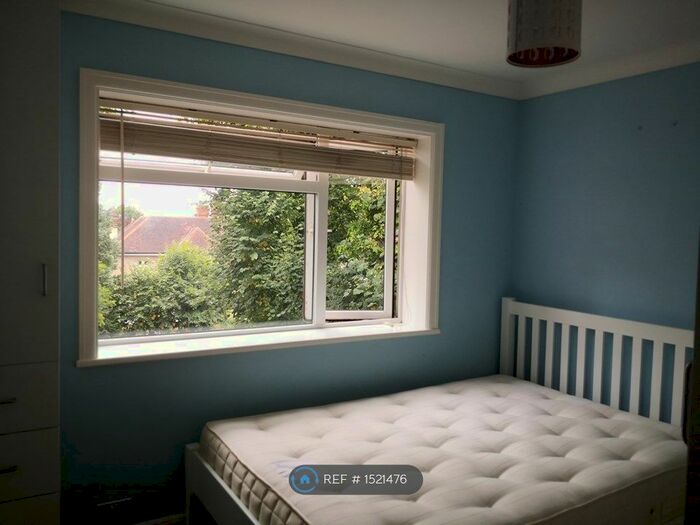 1 Bedroom Flat To Rent In Waverley Road, Enfield, EN2
