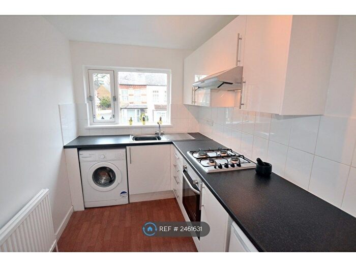 1 Bedroom Flat To Rent In Lawn Road, Uxbridge, UB8