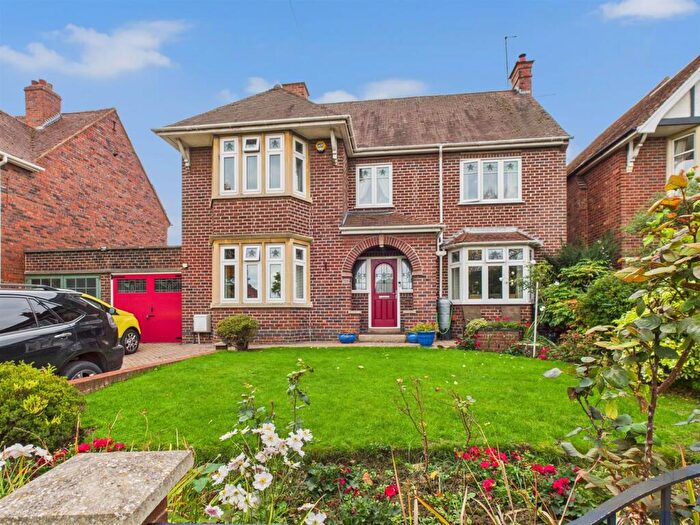 4 Bedroom Detached House For Sale In Estcourt Road, Gloucester, GL1