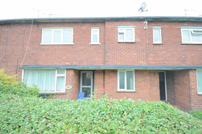 2 Bedroom Flat To Rent In Manor Rise, Stone, ST15