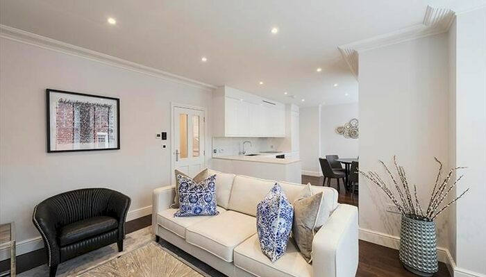 3 Bedroom Flat To Rent In Hamlet Gardens, Ravenscourt Park, W6