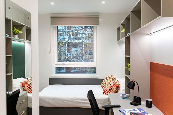 Studio To Rent In Kennington Lane, London, SE11