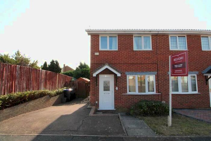2 Bedroom House To Rent In Sandover East Hunsbury, Northampton, NN4