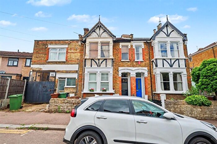 2 Bedroom Maisonette For Sale In Church Hill Road, London, E17