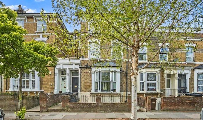 3 Bedroom Flat To Rent In Jenner Road, London, N16