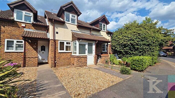 1 Bedroom Terraced House For Sale In Glencoe Road, Yeading, UB4