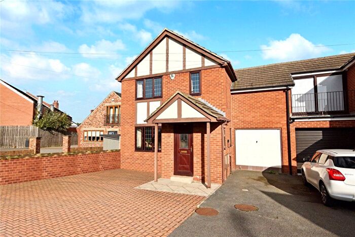 4 Bedroom Semi-Detached House For Sale In Chapel Fold, Leeds Road, Wakefield, West Yorkshire, WF1