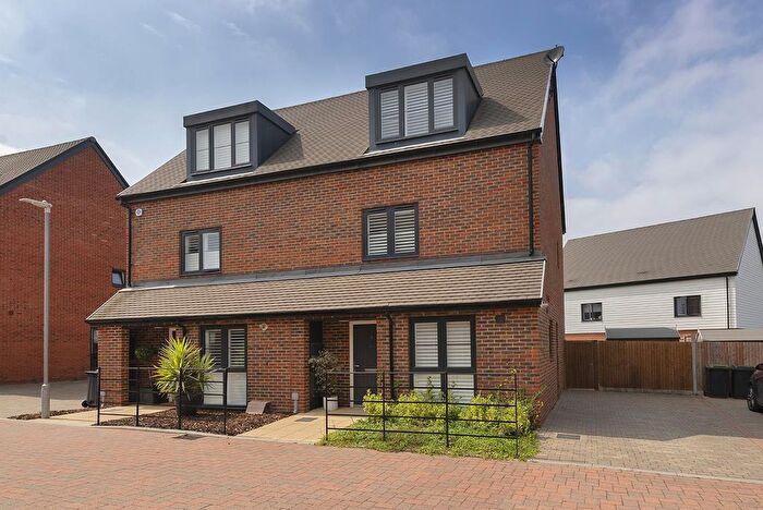 3 Bedroom Semi-Detached House To Rent In Edington Way, Kings Hill, ME19