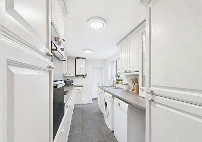 3 Bedroom Terraced House For Sale In Little Chestnut Street, Worcester, Worcestershire, WR1