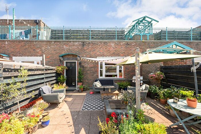2 Bedroom Flat For Sale In Brighton Road, Purley, CR8