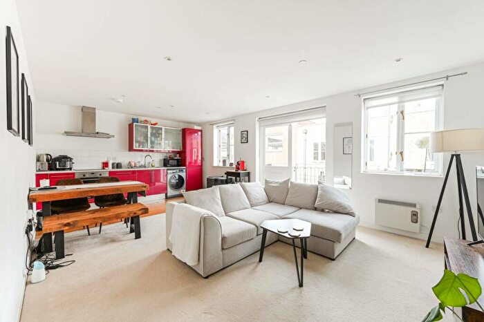 2 Bedroom Flat To Rent In Hildreth Street, Balham, London, SW12