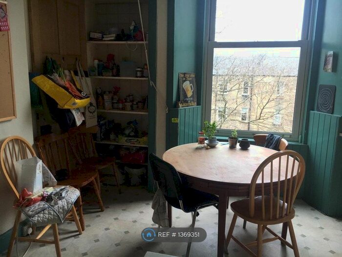 4 Bedroom Flat To Rent In Glengyle Terrace, Edinburgh, EH3