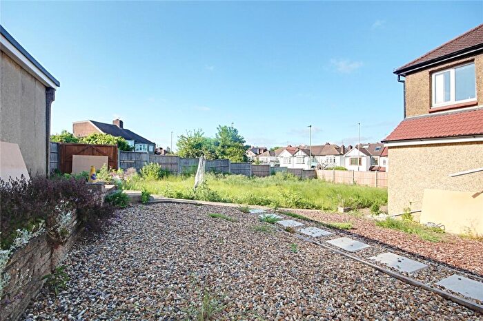 3 Bedroom Semi-Detached House To Rent In Church Hill Road, East Barnet, Barnet, EN4