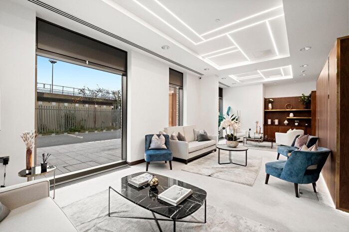 1 Bedroom Flat To Rent In Montrose Building, Malthouse Road, SW11
