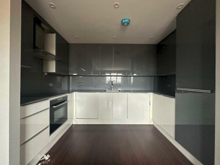 1 Bedroom Apartment To Rent In Slough, Berkshire, SL1