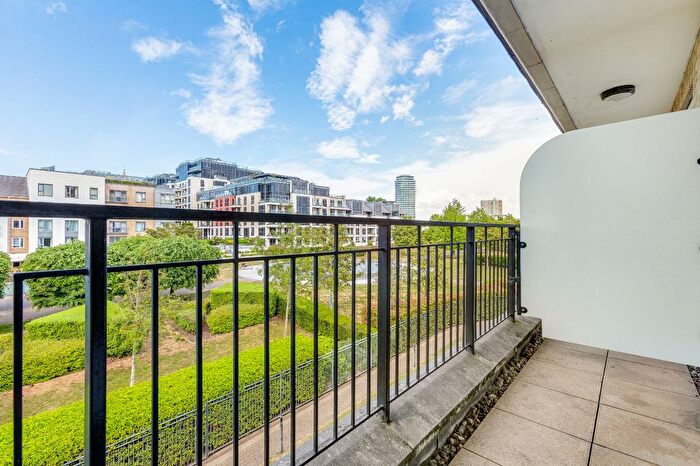 3 Bedroom Flat To Rent In Greensward House, Imperial Crescent, SW6