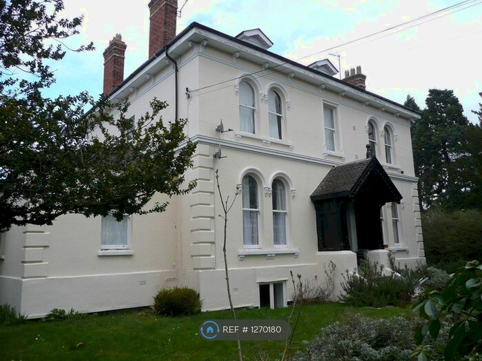 2 Bedroom Flat To Rent In Lansdown Castle Drive, Cheltenham GL51