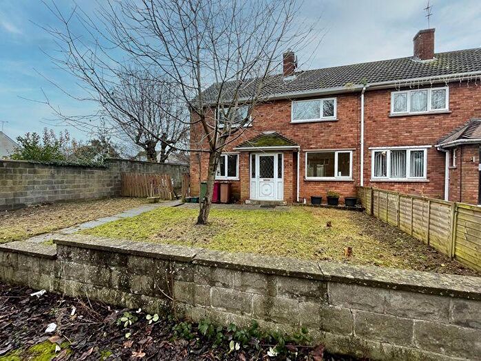 3 Bedroom Semi-Detached House To Rent In Beesby Road, Scunthorpe, DN17