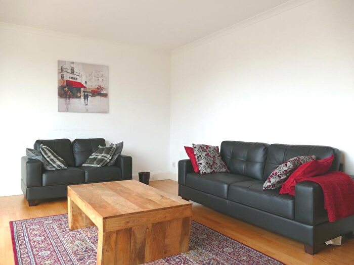 2 Bedroom Flat To Rent In Merchants Quay, East Street, Leeds, West Yorkshire, LS9