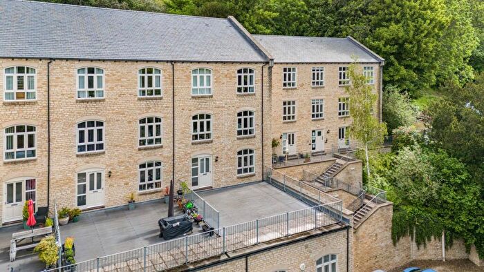 2 Bedroom Apartment For Sale In New Mills, Newmarket, Nailsworth, GL6