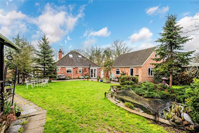 3 Bedroom Bungalow For Sale In Coolham Road, Brooks Green, RH13