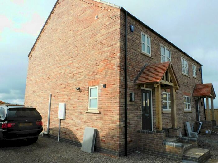 3 Bedroom Semi-Detached House To Rent In Bridge Road, Sutton Bridge, PE12