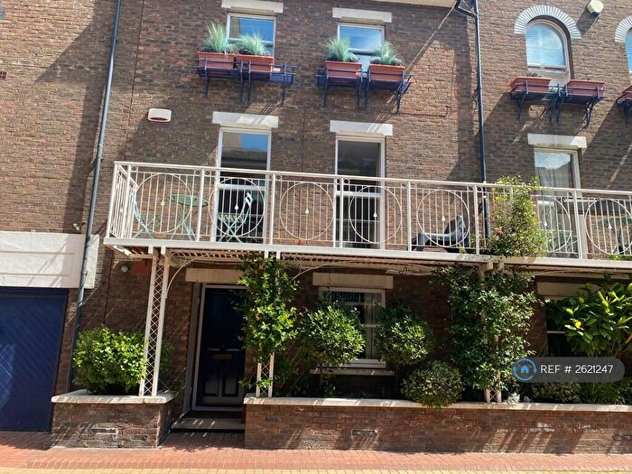 4 Bedroom Terraced House To Rent In Coral Row, London, SW11