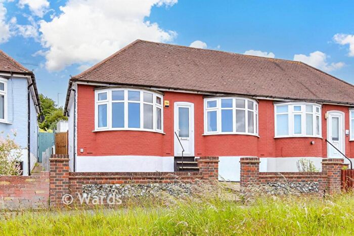 2 Bedroom Semi-Detached Bungalow For Sale In Delce Road, Rochester, Kent, ME1