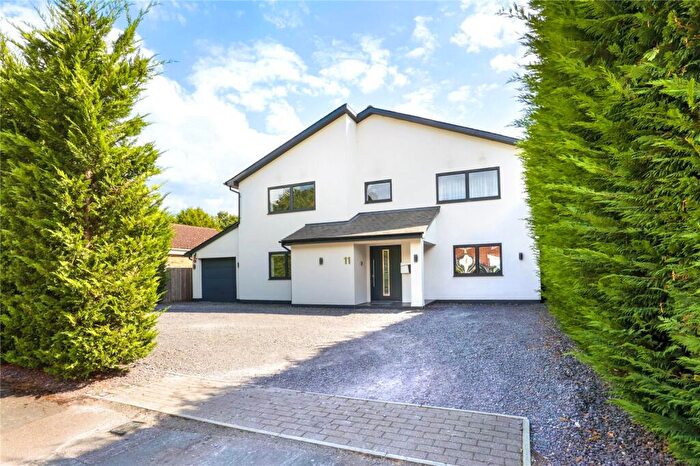 4 Bedroom Detached House For Sale In The Heronry, Walton-On-Thames, KT12