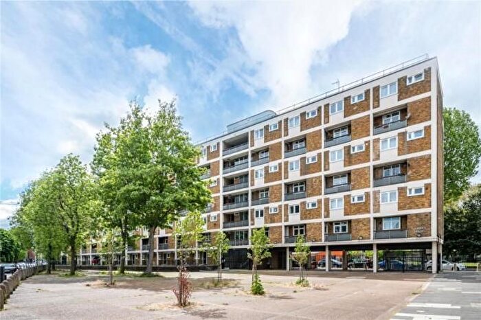 Studio To Rent In Sovereign House, Cambridge Heath Road, London, E1