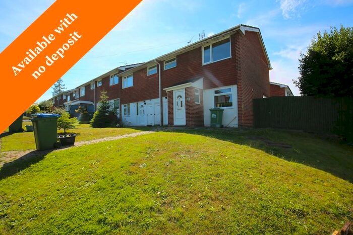3 Bedroom Semi-Detached House To Rent In No Deposit Option Available Forest Hills Drive, Townhill Park, SO18