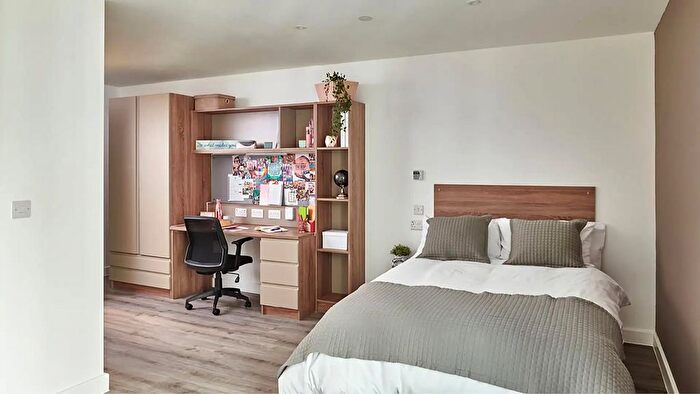 1 Bedroom Flat To Rent In Howard Gardens, Roath, Cardiff, CF24