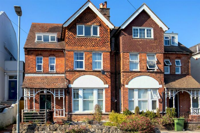 2 Bedroom Flat To Rent In Springfield Road, St. Leonards-On-Sea, TN38