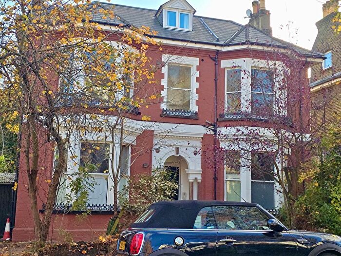 2 Bedroom Flat To Rent In Woodchurch Road, London, NW6