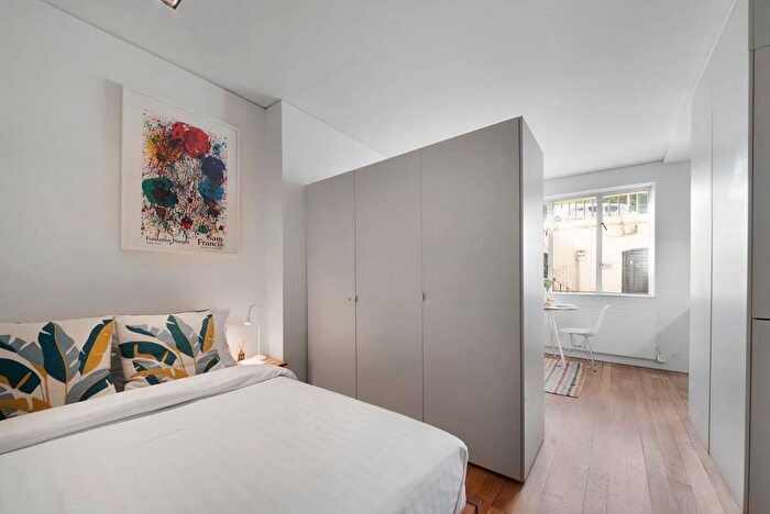 1 Bedroom Flat To Rent In Westbourne Terrace Mews, London, W2