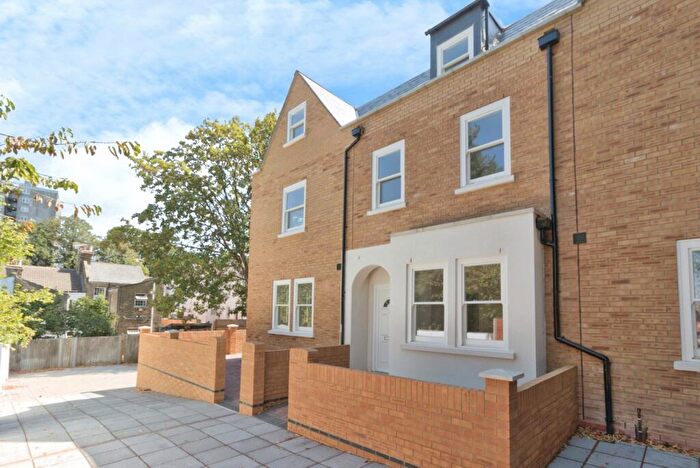 3 Bedroom Terraced House For Sale In Mount Nod Close, London, SE18