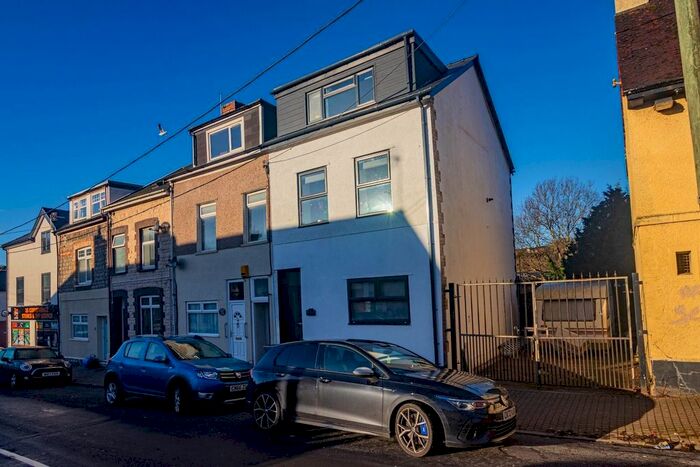 2 Bedroom Flat To Rent In Pill Street, Penarth, CF64