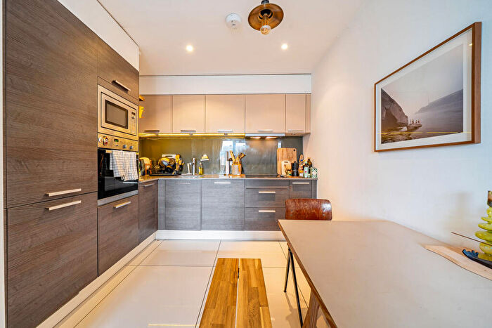 1 Bedroom Flat For Sale In Richmond Road, London Fields, London, E8