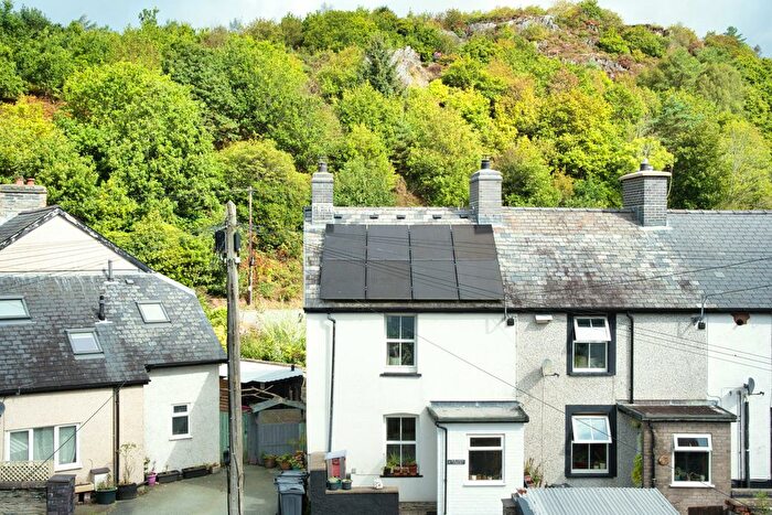 2 Bedroom End Terrace House For Sale In Dolanog Villas, Machynlleth, SY20